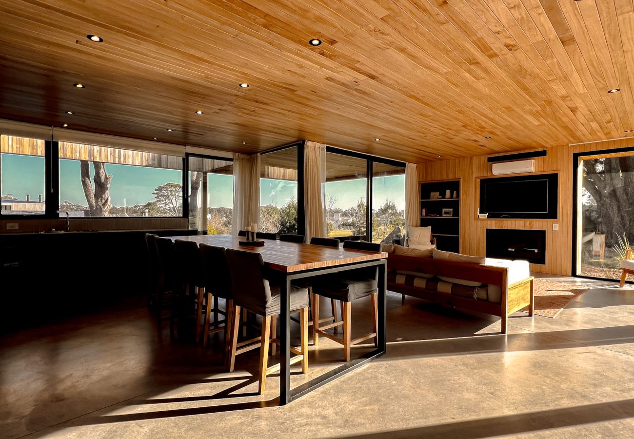 Casa en Mar Del Plata - Wood House in Chapa | Casa Martin | Hola Sur