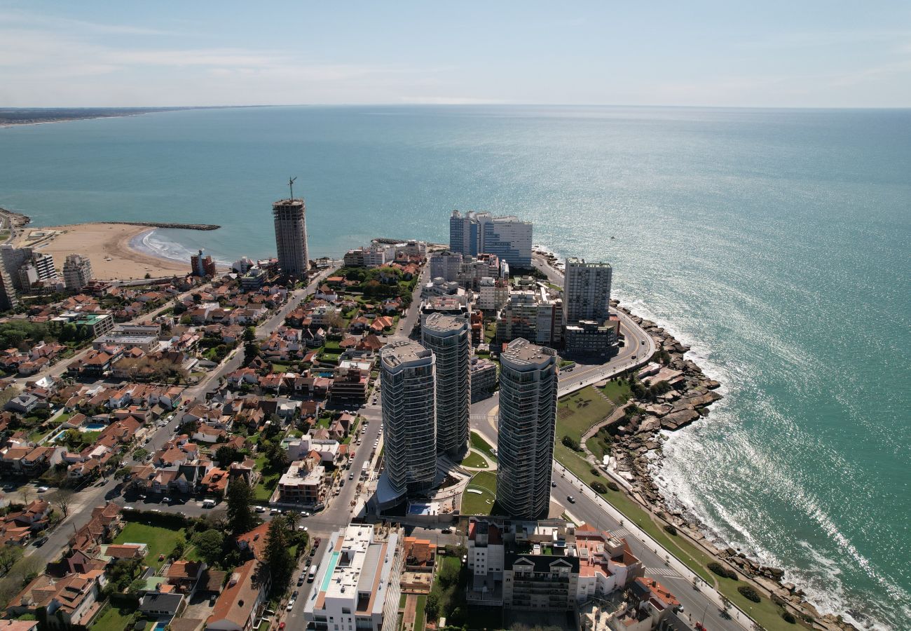 Apartamento en Mar Del Plata - Lujo frente al mar | Maral Explanada 4C | Hola Sur