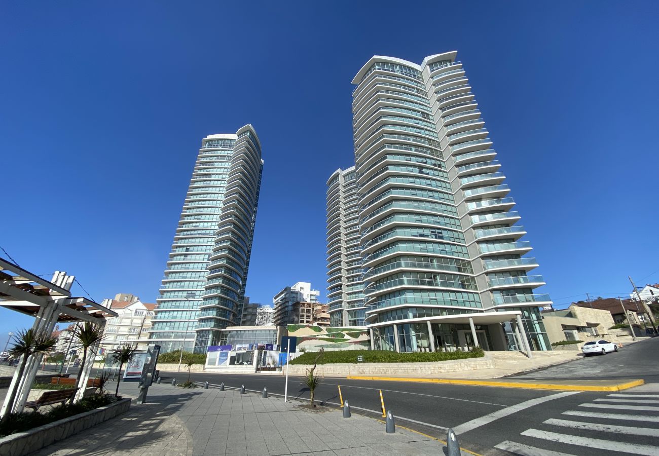 Apartamento en Mar Del Plata - Lujo frente al mar | Maral Explanada 4C | Hola Sur