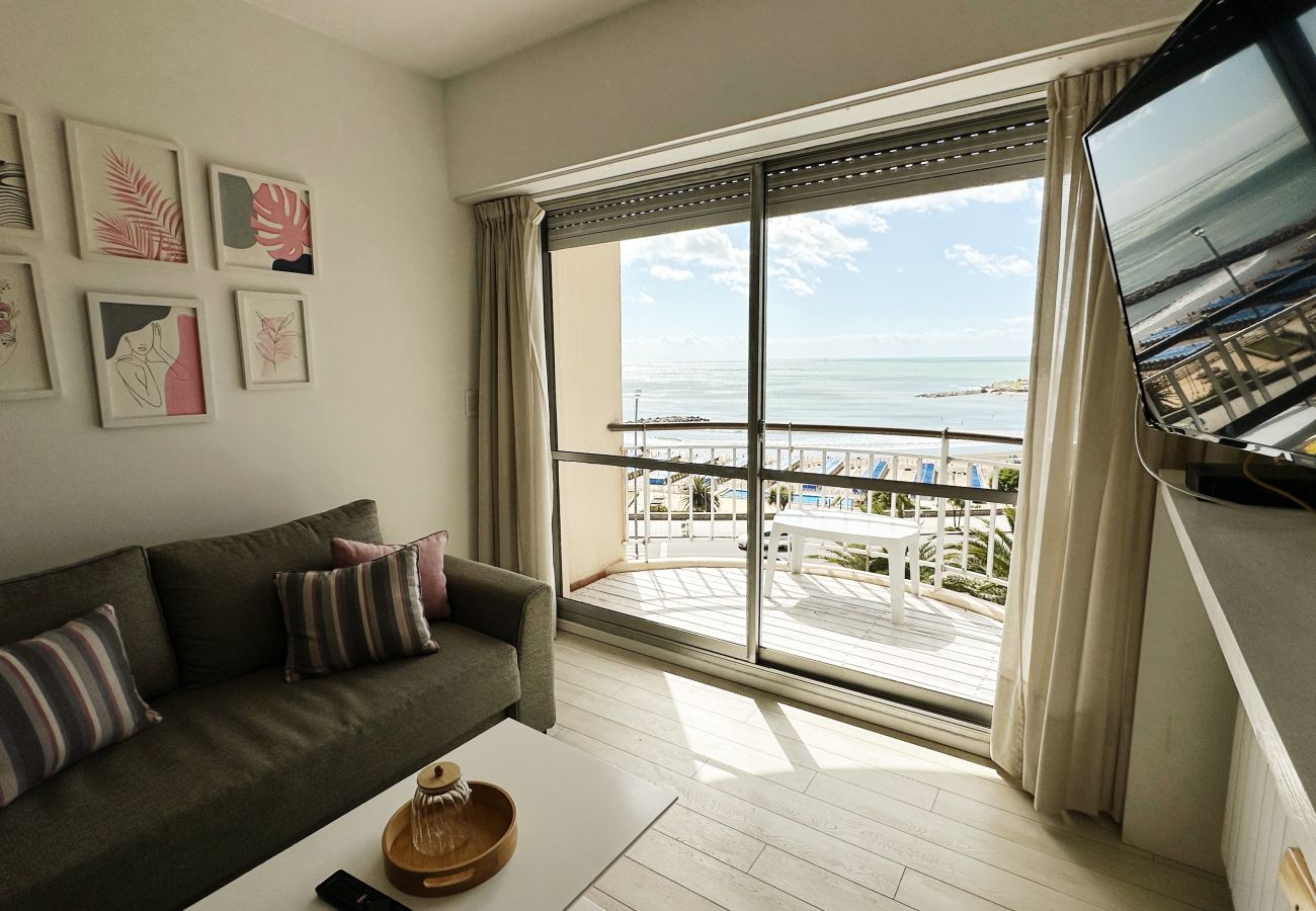 Apartamento en Mar Del Plata - Solo mirar el mar | Depto Varese | Hola Sur